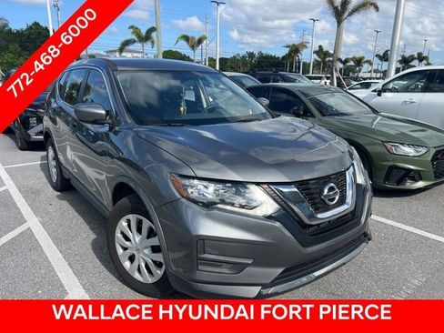 Used 2017 Nissan Rogue S FWD image 3