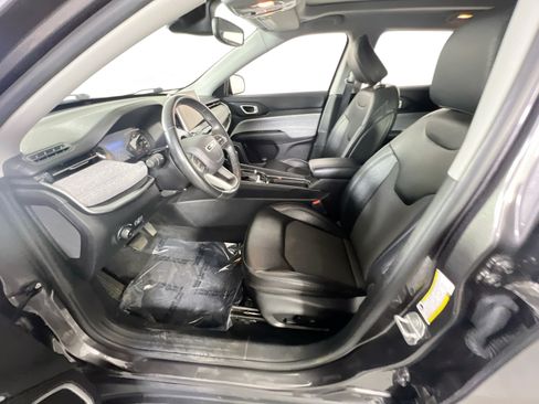 Used 2022 Jeep Compass Latitude w/ Sun and Sound Group AWD/4WD image 19