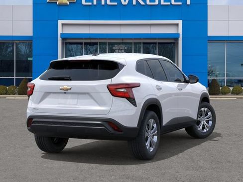 New 2026 Chevrolet Trax LS FWD image 4