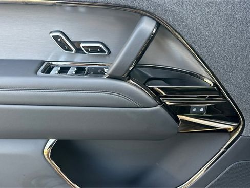 Certified 2025 Land Rover Range Rover Sport SE image 10