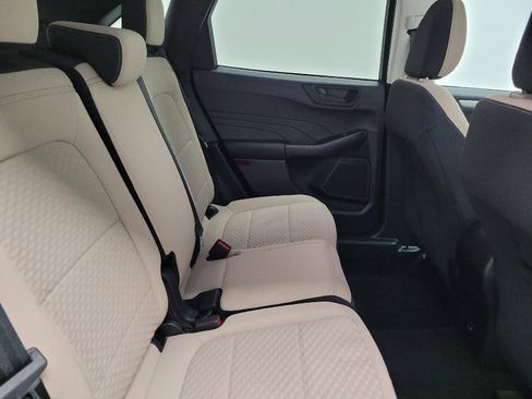 Used 2022 Ford Escape SE image 19