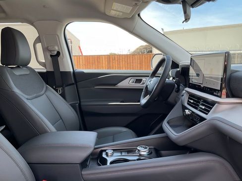 New 2026 Ford Explorer Active w/ Active Comfort Package image 36