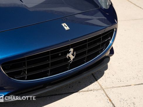 Used 2011 Ferrari California image 3