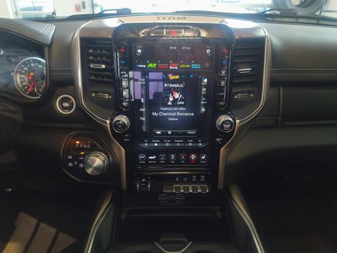 Used 2020 RAM 1500 Laramie image 13