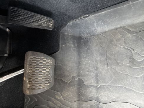 Used 2025 Jeep Wrangler Sahara w/ Safety Group image 16