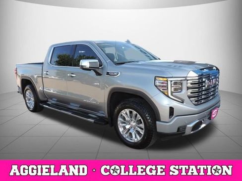 Used 2024 GMC Sierra 1500 Denali w/ Technology Package AWD/4WD image 3