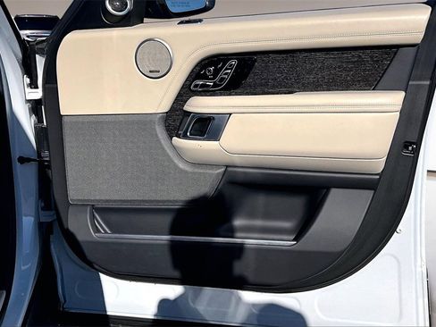 Used 2018 Land Rover Range Rover Long Wheelbase Autobiography image 19