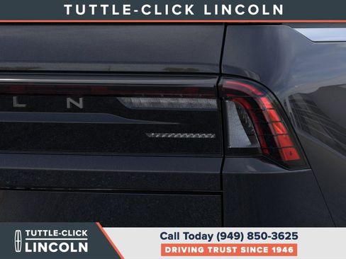 New 2026 Lincoln Navigator Reserve AWD/4WD image 21