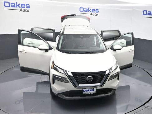 Used 2023 Nissan Rogue SV image 56
