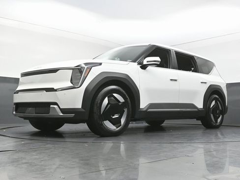 Used 2024 Kia EV9 Light image 61