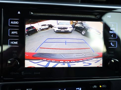 Used 2017 Toyota Corolla SE image 31