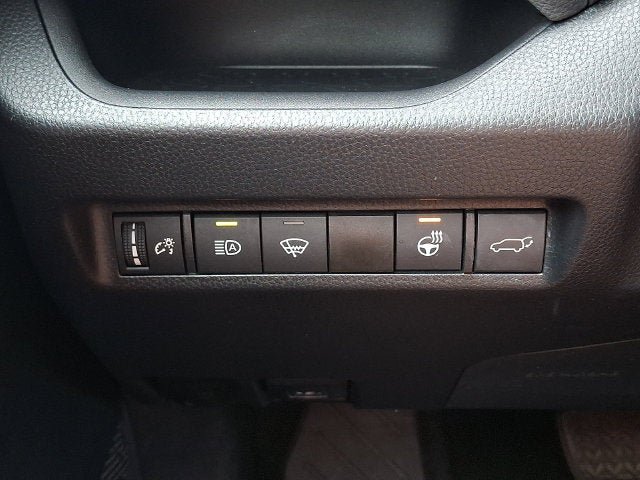 Used 2021 Toyota RAV4 XLE Premium AWD/4WD image 25