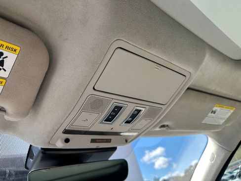 Used 2020 Jaguar F-PACE R-Sport image 28