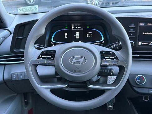 New 2026 Hyundai Elantra SE FWD image 23