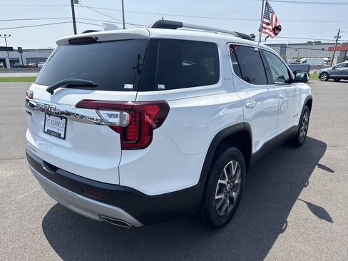 Certified 2022 GMC Acadia SLE w/ Driver Convenience Package image 6