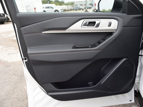 New 2026 Ford Explorer Active w/ Active Comfort Package image 19