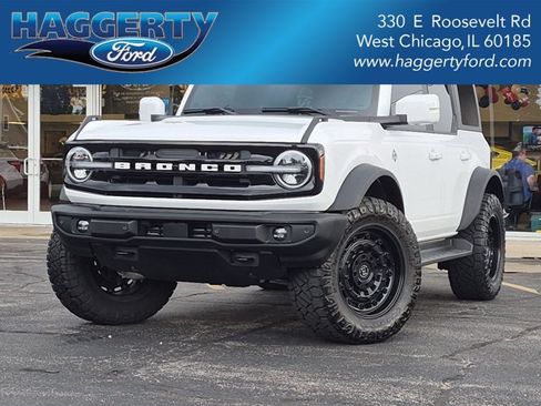 Certified 2025 Ford Bronco Outer Banks w/ Sasquatch Package AWD/4WD image 1