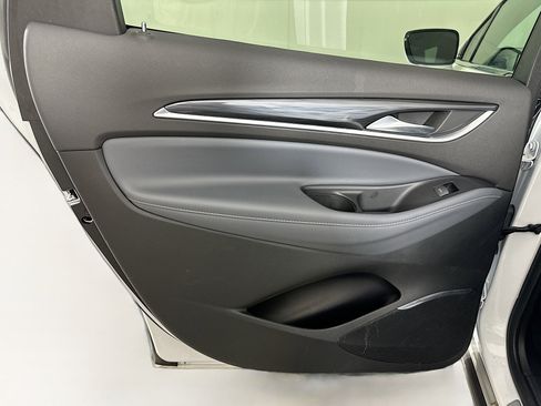 Used 2024 Buick Enclave Essence image 25