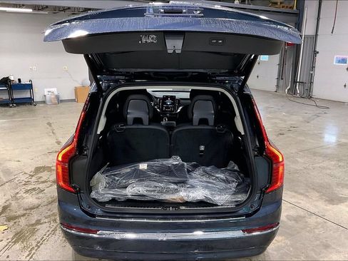 New 2026 Volvo XC90 T8 Ultra w/ Protection Package Premier AWD/4WD image 9