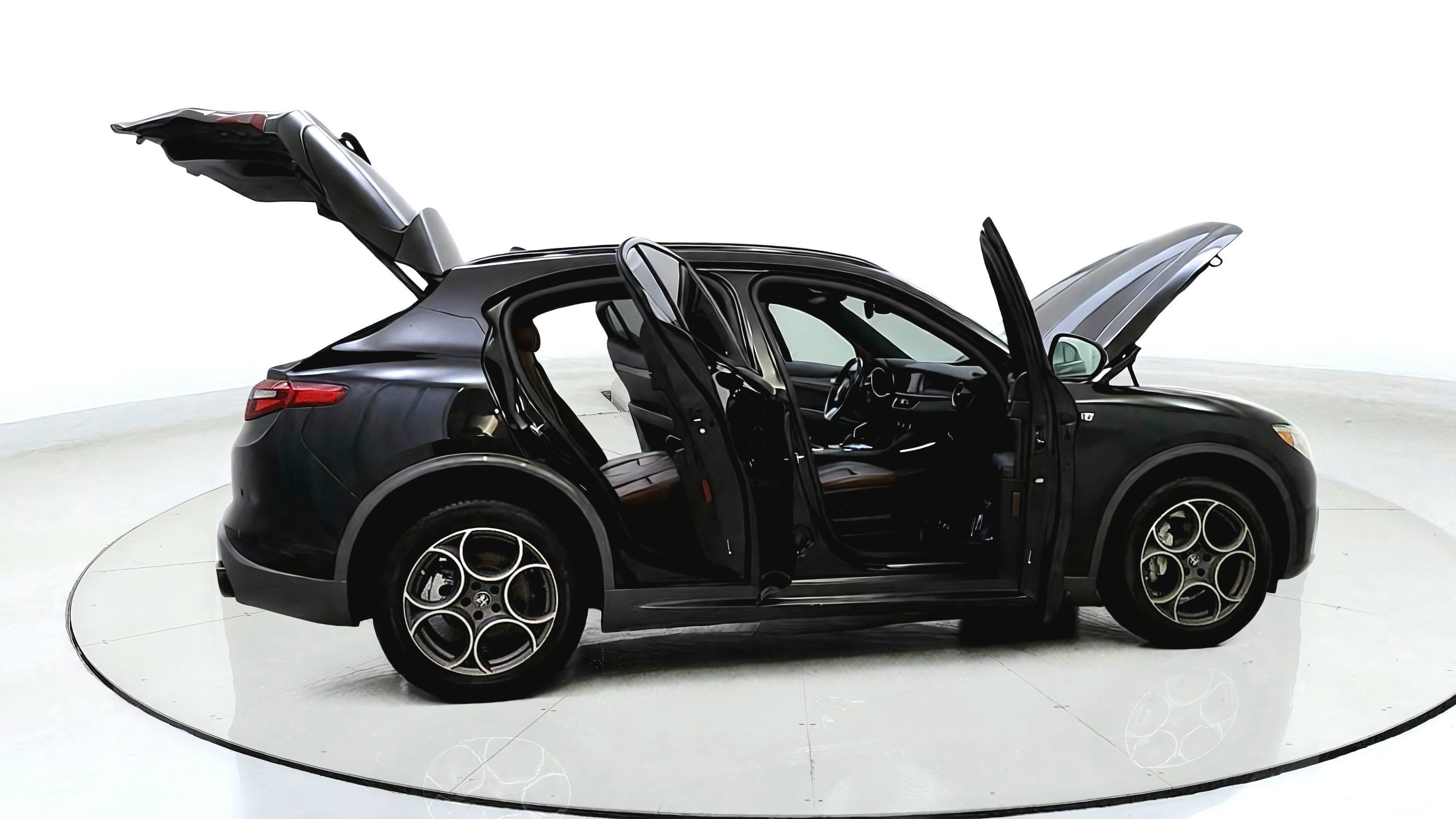 Used 2023 Alfa Romeo Stelvio Ti AWD/4WD image 15