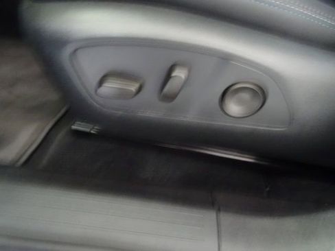 Used 2025 Chevrolet Equinox EV LT w/ Convenience Package FWD image 3