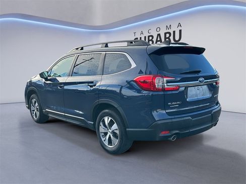Used 2024 Subaru Ascent Premium w/ Convenience Package image 3