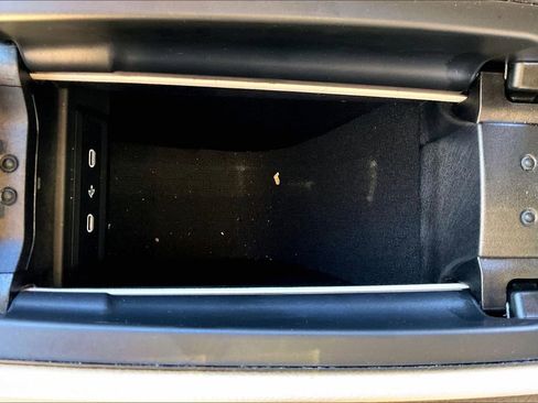 Used 2025 Mercedes-Benz GLB 250 4MATIC image 26