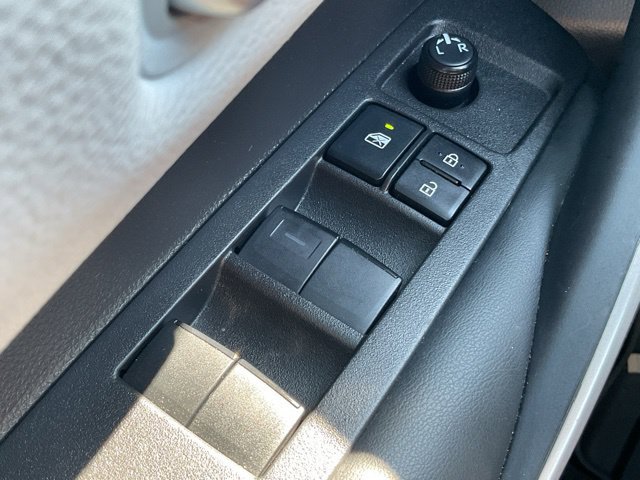 Used 2025 Toyota Corolla SE FWD image 33