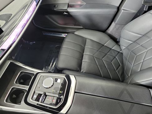 Certified 2025 BMW 740i xDrive image 23