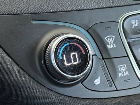 Used 2024 Chevrolet Malibu LT FWD image 29