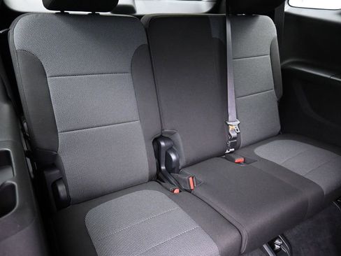 Used 2023 Chevrolet Traverse LT FWD image 24