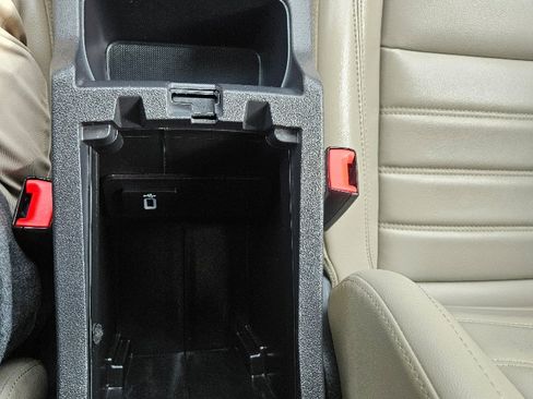 Used 2019 Ford Escape SEL image 31