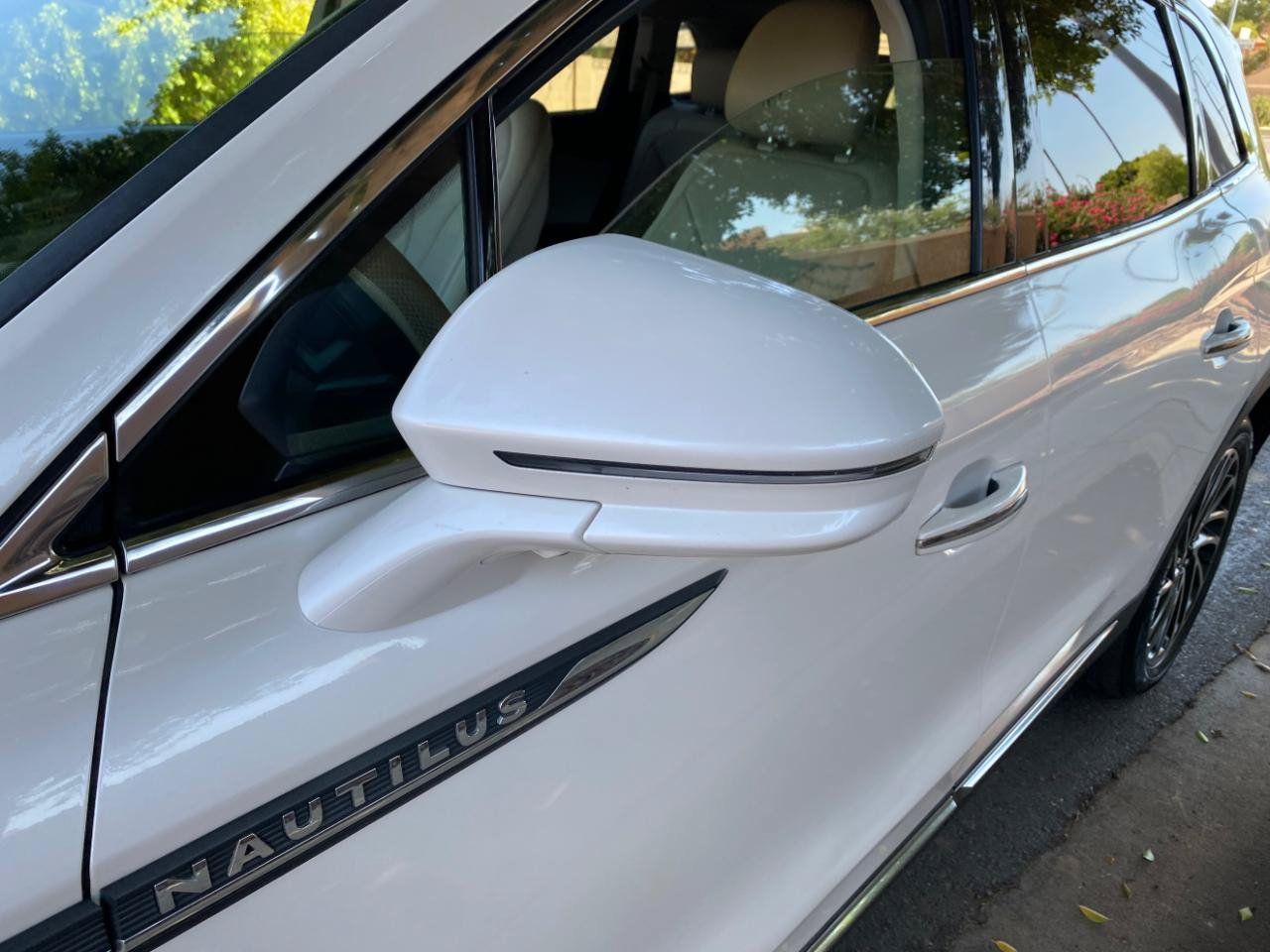Used 2019 Lincoln Nautilus Reserve FWD image 7