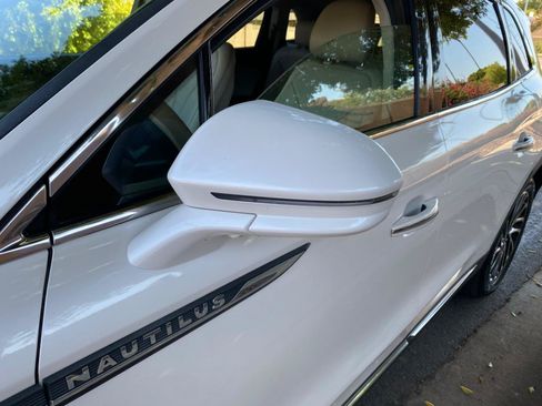 Used 2019 Lincoln Nautilus Reserve FWD image 7