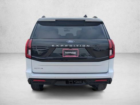 New 2025 Ford Expedition Active image 8