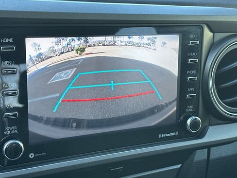 Used 2020 Toyota Tacoma TRD Sport w/ Technology Package image 18