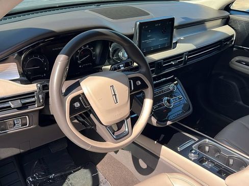 Certified 2022 Lincoln Corsair FWD image 12