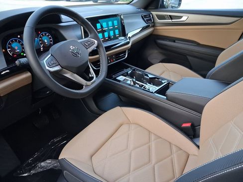 New 2026 Volkswagen Atlas Cross Sport SE FWD image 7