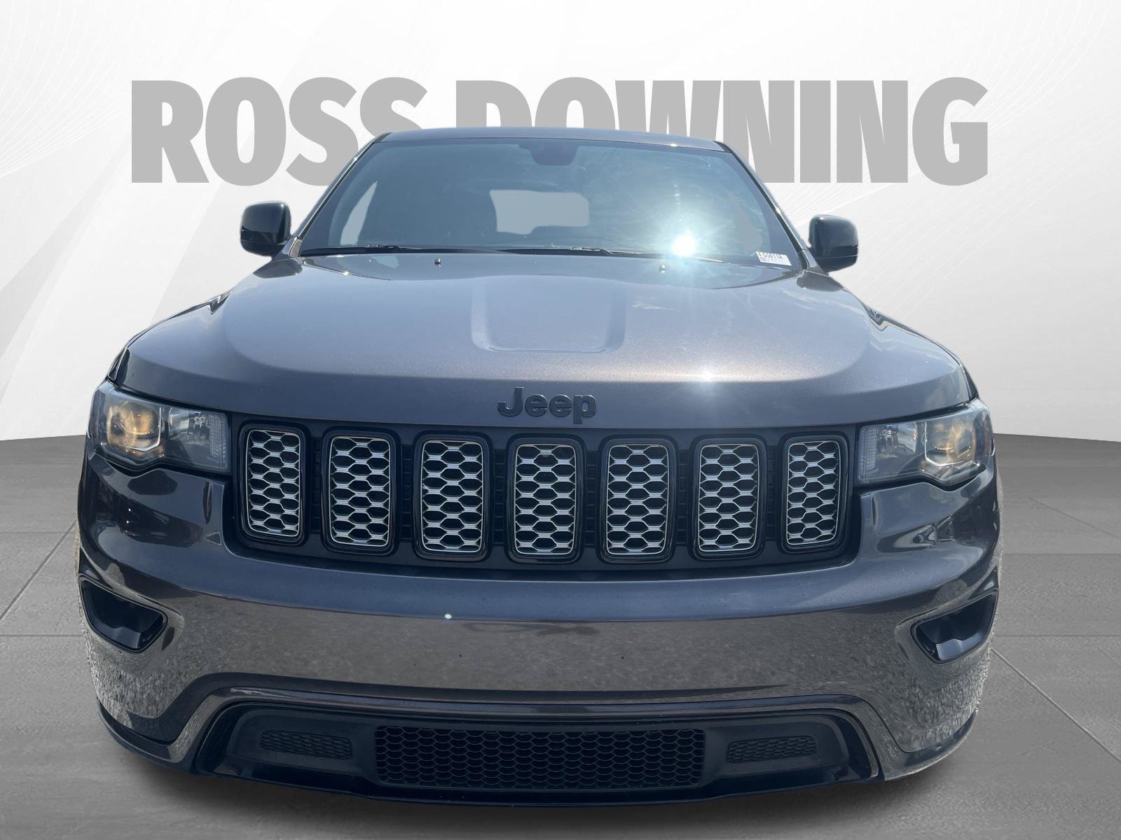 Used 2021 Jeep Grand Cherokee Laredo X RWD image 2