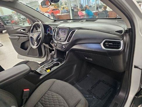 Used 2020 Chevrolet Equinox LT w/ Driver Convenience Package FWD image 9