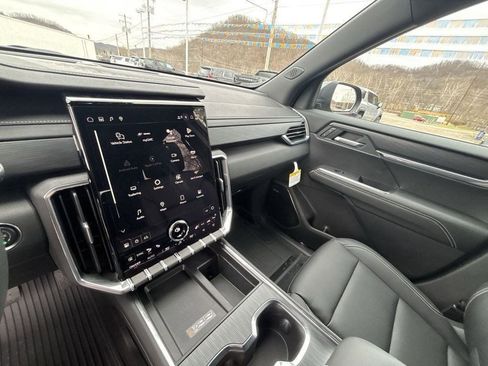 New 2025 GMC Acadia Elevation w/ Elevation Premium Package image 13