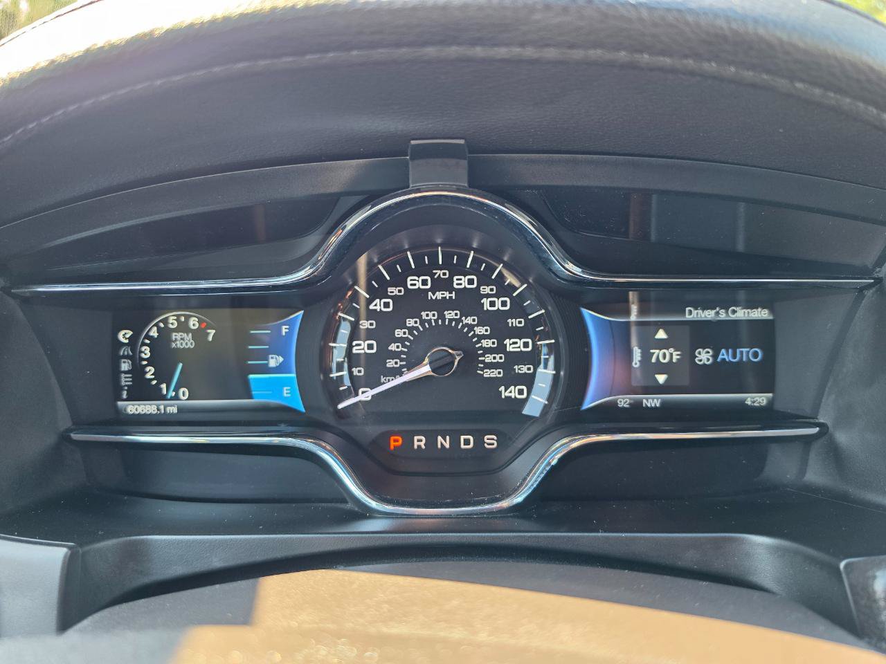 Used 2013 Lincoln MKS FWD image 18