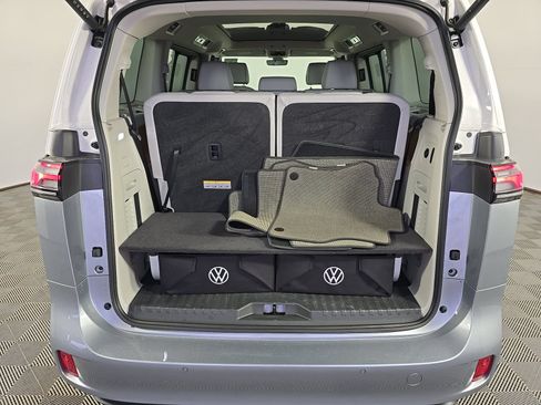 Used 2025 Volkswagen ID. Buzz 1st Edition RWD image 5