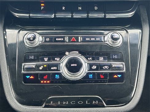 Used 2020 Lincoln Corsair Reserve w/ Equipment Group 201A image 16