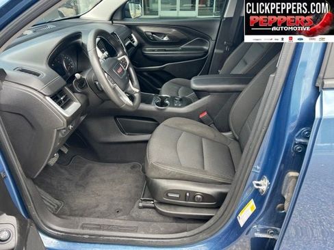 Used 2024 GMC Terrain SLE w/ Driver Convenience Package FWD image 11