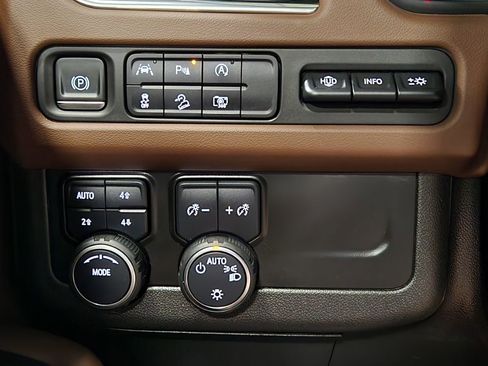 Used 2023 Chevrolet Tahoe High Country AWD/4WD image 45