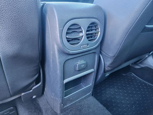 Used 2016 Volkswagen Tiguan SE image 21