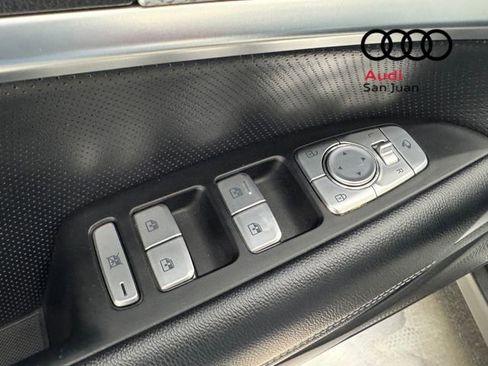Used 2022 Genesis G70 2.0T w/ Prestige Package RWD image 28
