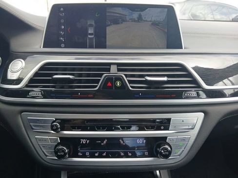 Used 2018 BMW 740i RWD image 21