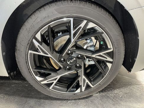 Used 2025 Kia K5 GT-Line w/ GT-Line Premium Package image 12